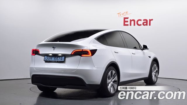 Tesla Model Y Standard Range RWD 2021 — фото 2