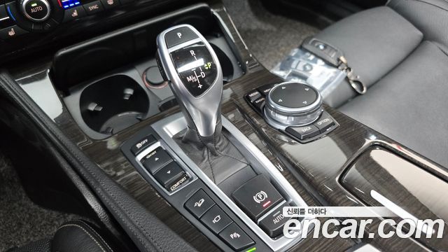 BMW 5 Series (F10) 528i xDrive Luxury Plus 2015 — фото 9