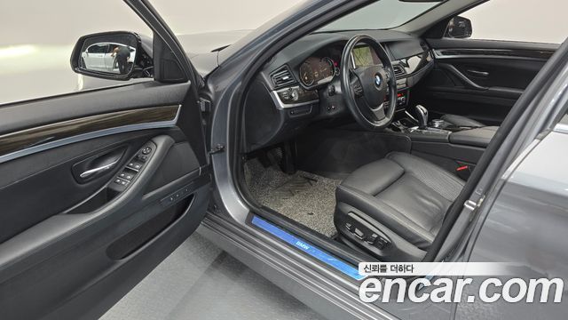 BMW 5 Series (F10) 528i xDrive Luxury Plus 2015 — фото 10