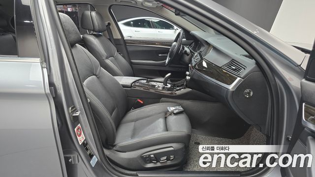 BMW 5 Series (F10) 528i xDrive Luxury Plus 2015 — фото 11