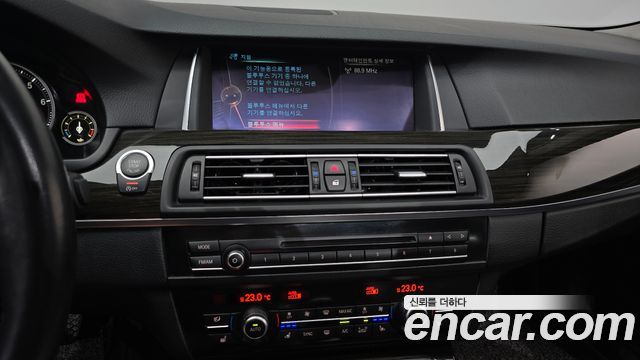 BMW 5 Series (F10) 528i xDrive Luxury Plus 2015 — фото 14