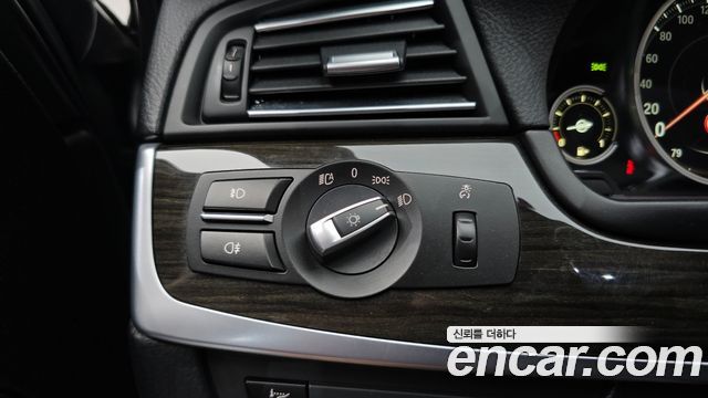BMW 5 Series (F10) 528i xDrive Luxury Plus 2015 — фото 16