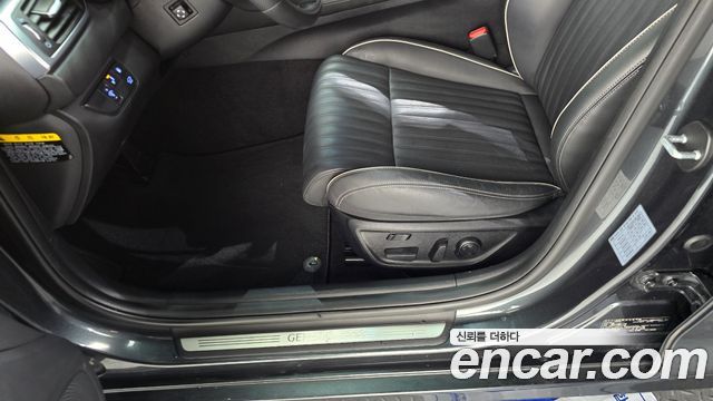 Genesis G70 2.0T AWD Elite 2019 — фото 32