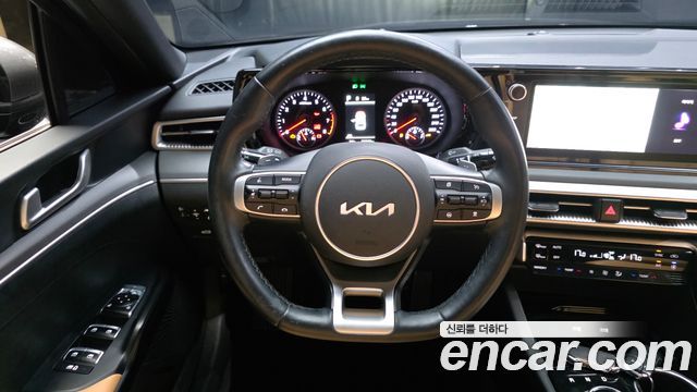 Kia K5 (III) 1.6 Turbo Prestige 2023 — фото 13