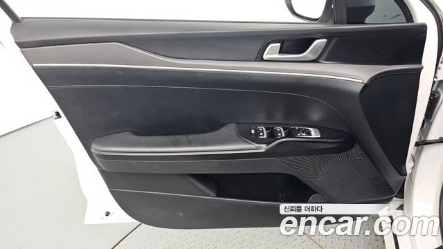 Kia K5 (III) 2.0 Prestige 2021 — фото 24