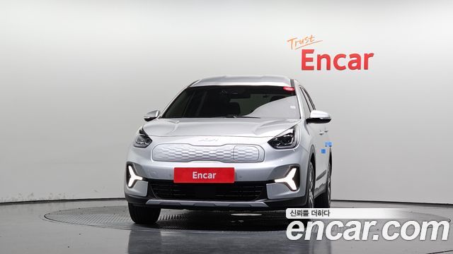 Kia Niro Plus Air 2023 — фото 3