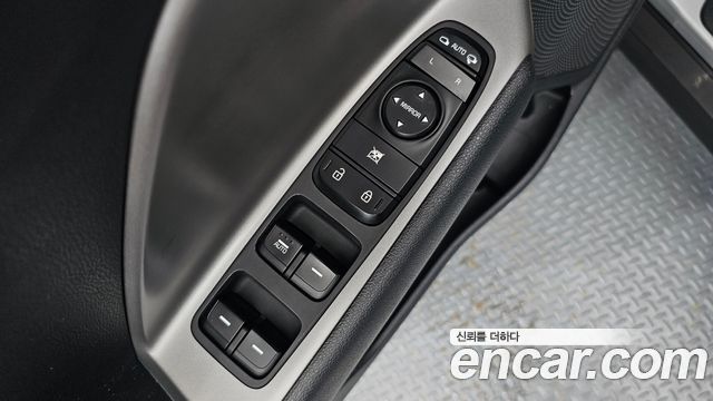 Kia Niro Plus Air 2023 — фото 12