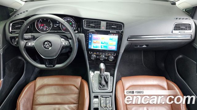 Volkswagen Golf (VII) 2.0 TDI Premium 2016 — фото 7