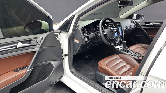 Volkswagen Golf (VII) 2.0 TDI Premium 2016 — фото 10