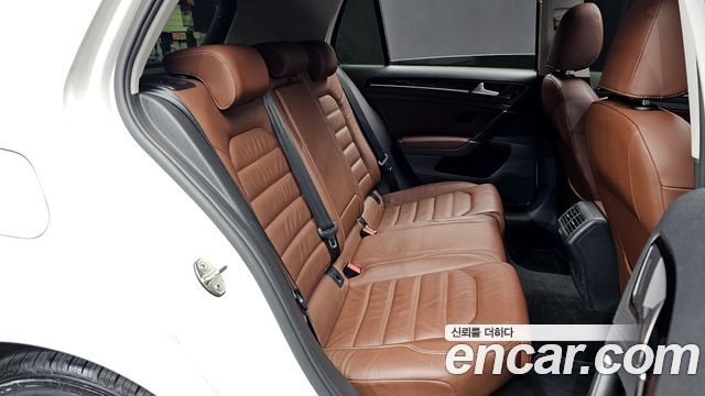 Volkswagen Golf (VII) 2.0 TDI Premium 2016 — фото 15