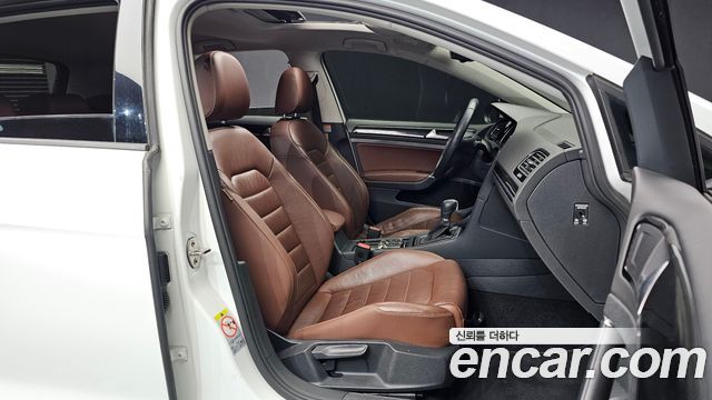 Volkswagen Golf (VII) 2.0 TDI Premium 2016 — фото 16