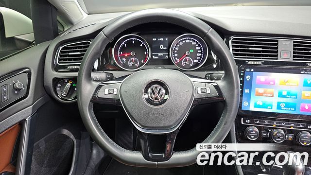 Volkswagen Golf (VII) 2.0 TDI Premium 2016 — фото 17