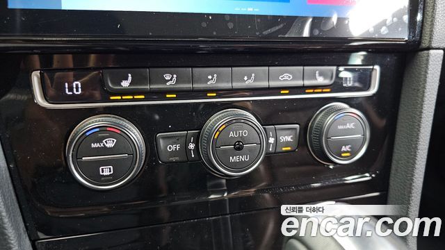 Volkswagen Golf (VII) 2.0 TDI Premium 2016 — фото 21