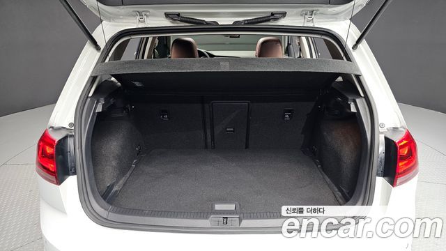 Volkswagen Golf (VII) 2.0 TDI Premium 2016 — фото 24