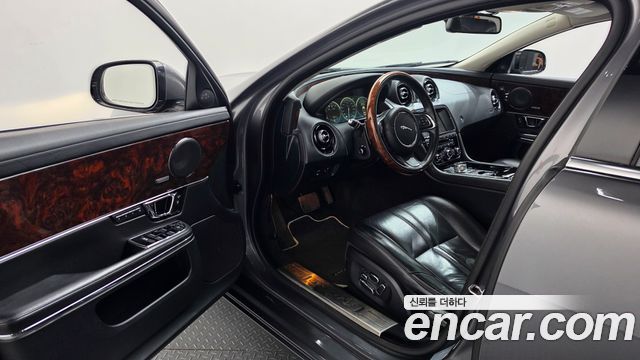 Jaguar XJ 3.0 SC Premium Luxury LWB X351 2015 — фото 10
