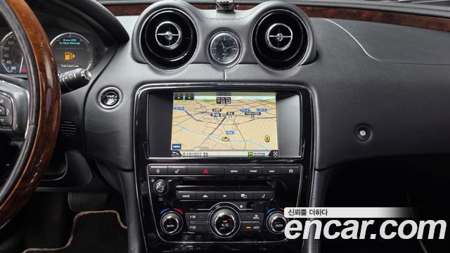 Jaguar XJ 3.0 SC Premium Luxury LWB X351 2015 — фото 13
