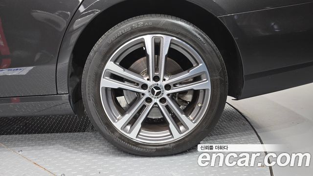 Mercedes-Benz E-Class (W213) E350 4MATIC Avantgarde 2021 — фото 27