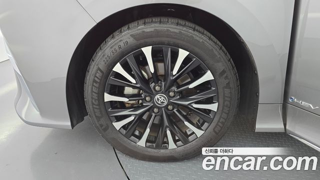 Toyota Alphard (IV) 2.5 HEV Executive AWD 2024 — фото 5