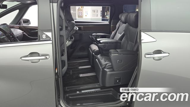 Toyota Alphard (IV) 2.5 HEV Executive AWD 2024 — фото 15