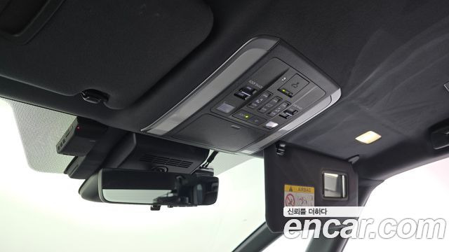 Toyota Alphard (IV) 2.5 HEV Executive AWD 2024 — фото 23