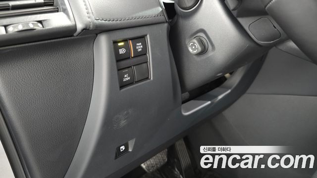 Toyota Alphard (IV) 2.5 HEV Executive AWD 2024 — фото 24