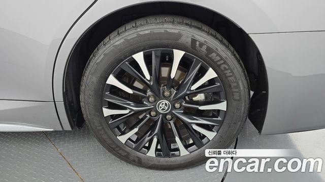Toyota Alphard (IV) 2.5 HEV Executive AWD 2024 — фото 27