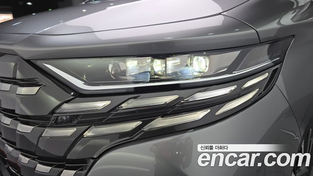Toyota Alphard (IV) 2.5 HEV Executive AWD 2024 — фото 28