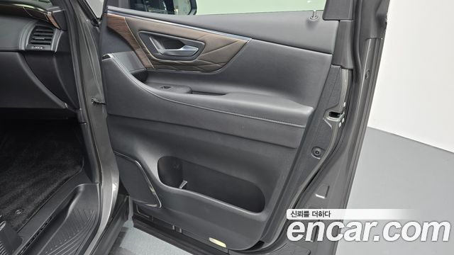 Toyota Alphard (IV) 2.5 HEV Executive AWD 2024 — фото 31
