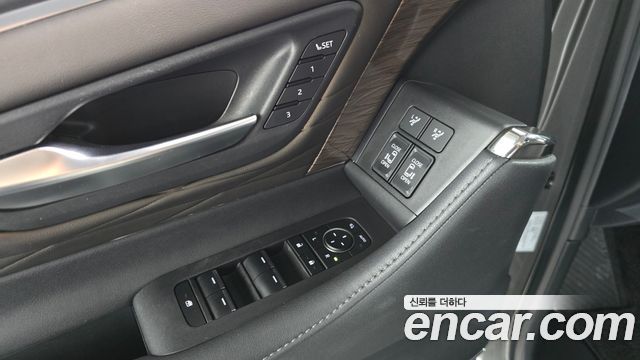 Toyota Alphard (IV) 2.5 HEV Executive AWD 2024 — фото 34