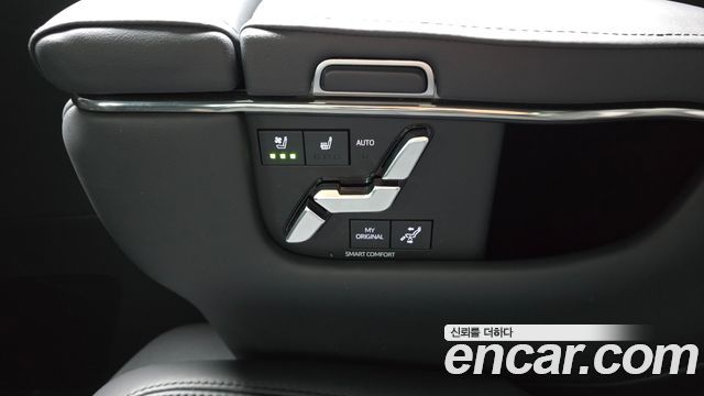 Toyota Alphard (IV) 2.5 HEV Executive AWD 2024 — фото 37