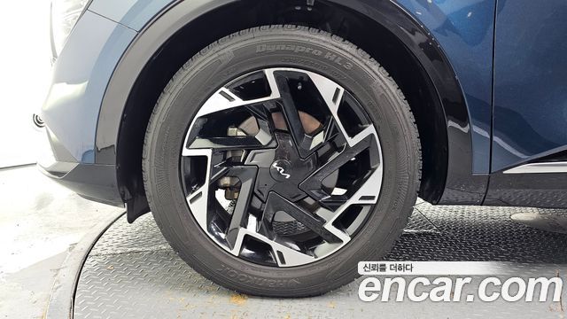 Kia Sportage (V) Gasoline 1.6 Turbo 2WD Signature 2022 — фото 5