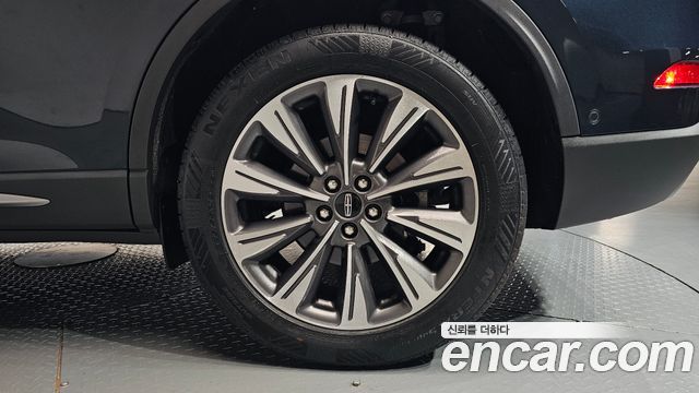 Lincoln Corsair 2.0 Reserve AWD 2020 — фото 21
