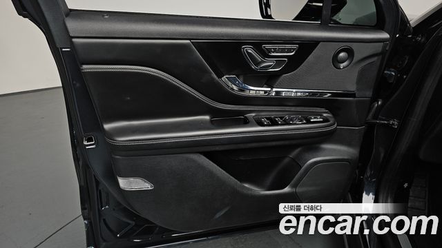 Lincoln Corsair 2.0 Reserve AWD 2020 — фото 24