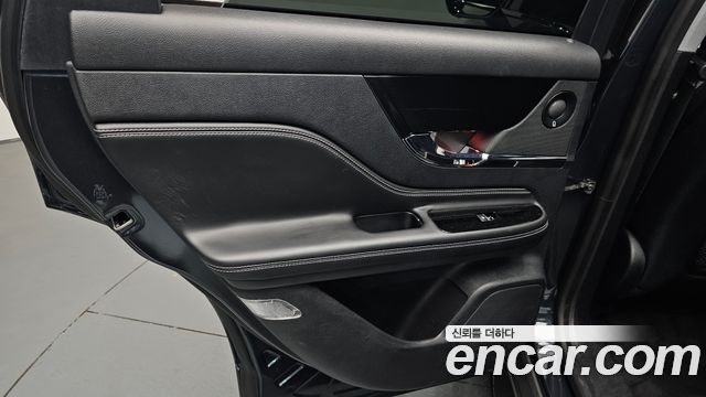 Lincoln Corsair 2.0 Reserve AWD 2020 — фото 25