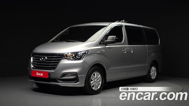 Hyundai Grand Starex Van 3-Seater Smart