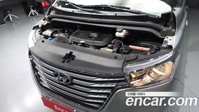 Hyundai Grand Starex Van 3-Seater Smart 2021 — фото 6