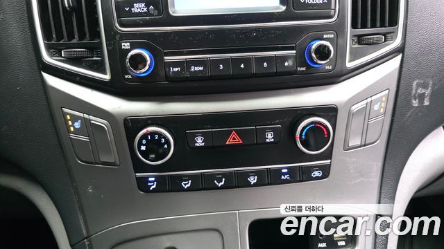 Hyundai Grand Starex Van 3-Seater Smart 2021 — фото 15