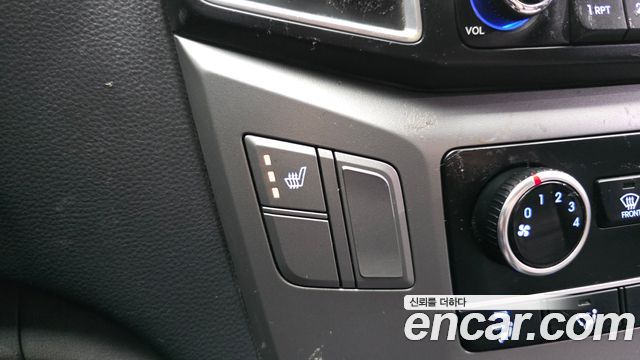 Hyundai Grand Starex Van 3-Seater Smart 2021 — фото 16