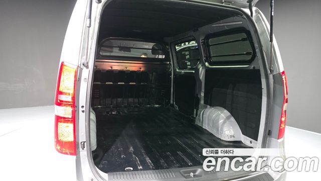Hyundai Grand Starex Van 3-Seater Smart 2021 — фото 20