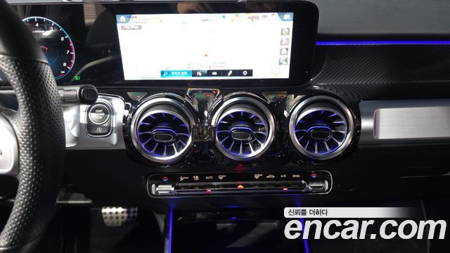 Mercedes-Benz GLB-Class (X247) GLB250 4MATIC 2022 — фото 13