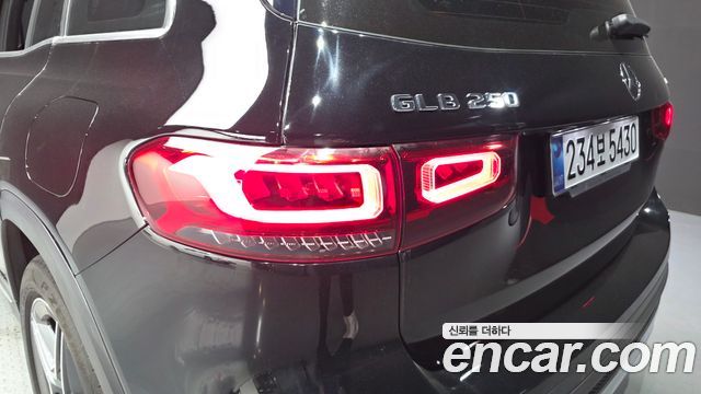 Mercedes-Benz GLB-Class (X247) GLB250 4MATIC 2022 — фото 23