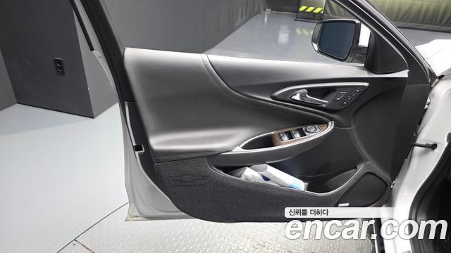 Chevrolet Malibu 2.0 Turbo Premier Special 2019 — фото 24