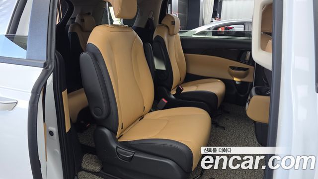 Kia Carnival (IV) Gasoline 9-Seater Prestige 2023 — фото 12