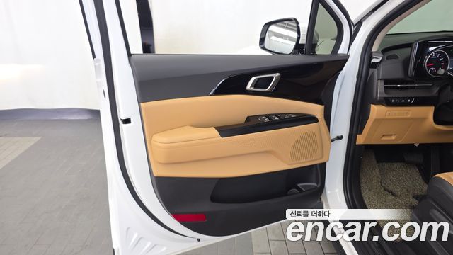 Kia Carnival (IV) Gasoline 9-Seater Prestige 2023 — фото 24