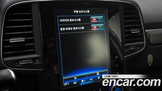 Renault Korea QM6 Gasoline 2WD LE 2019 — фото 18