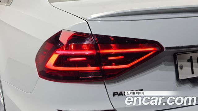 Volkswagen Passat 2.0 TSI B7 2018 — фото 23