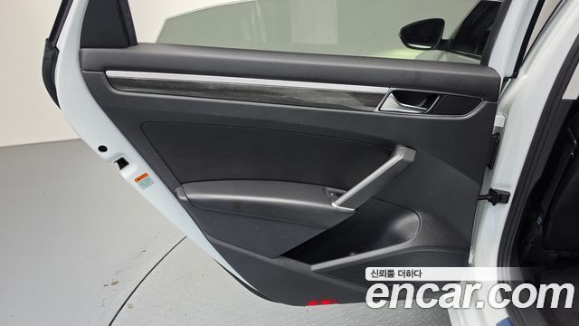 Volkswagen Passat 2.0 TSI B7 2018 — фото 25