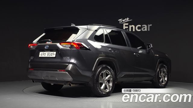 Toyota RAV4 (V) 2.5 4WD Hybrid 2019 — фото 2