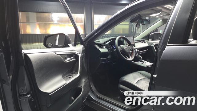 Toyota RAV4 (V) 2.5 4WD Hybrid 2019 — фото 10