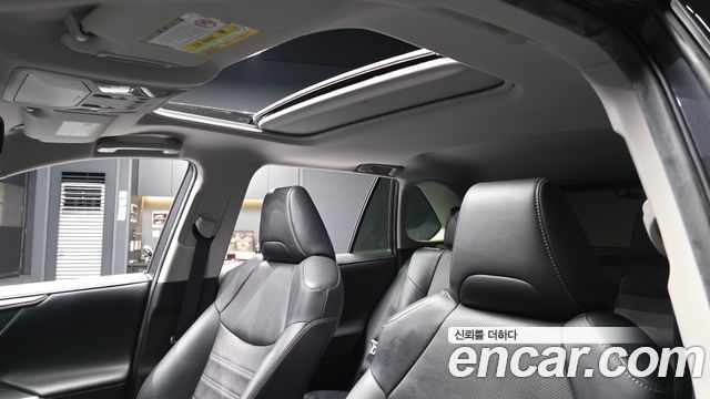 Toyota RAV4 (V) 2.5 4WD Hybrid 2019 — фото 18